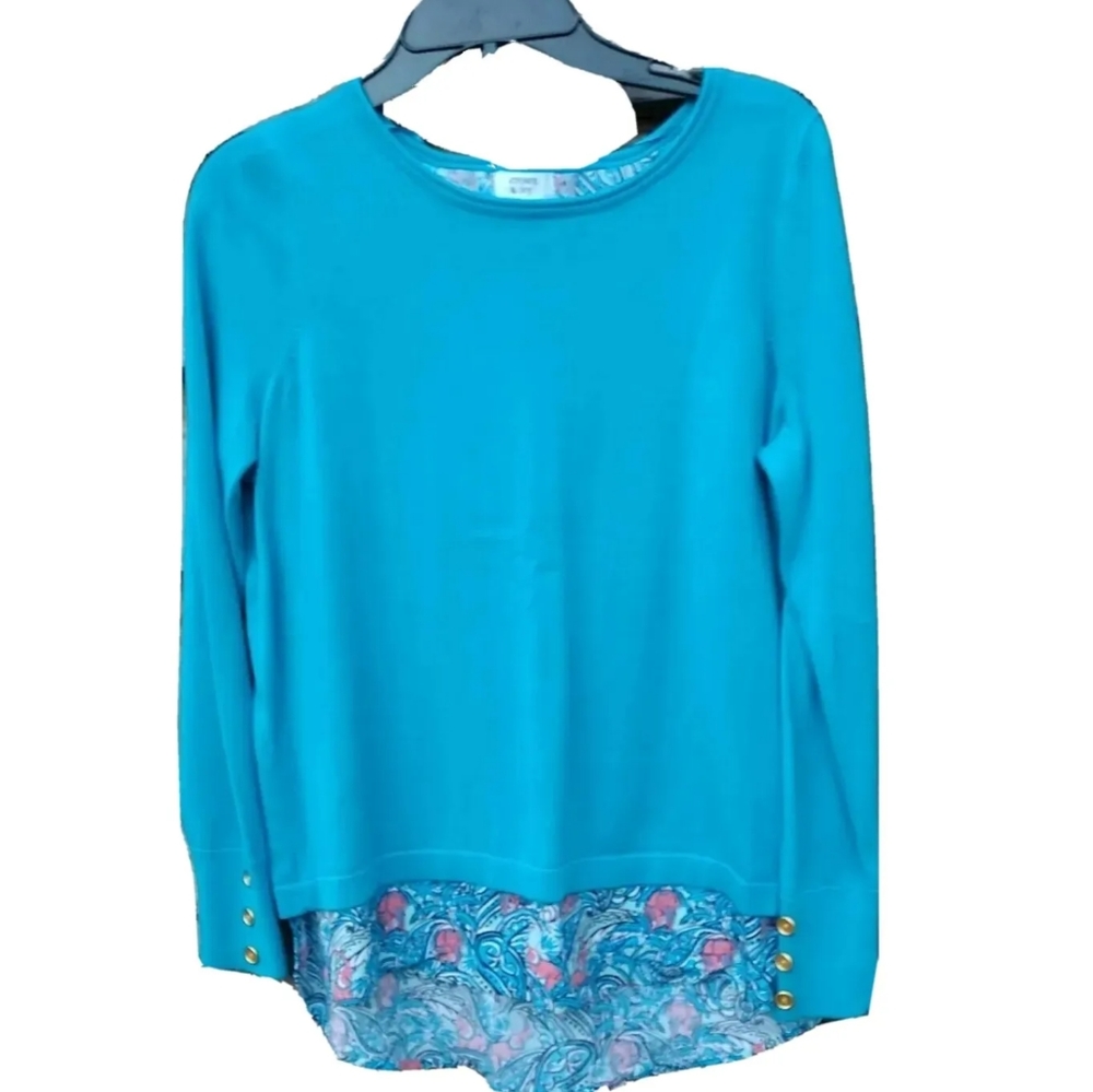 🆕Crown & Ivy Sweater Top Gold Buttons Solid Top Floral Bottom Small NWOT